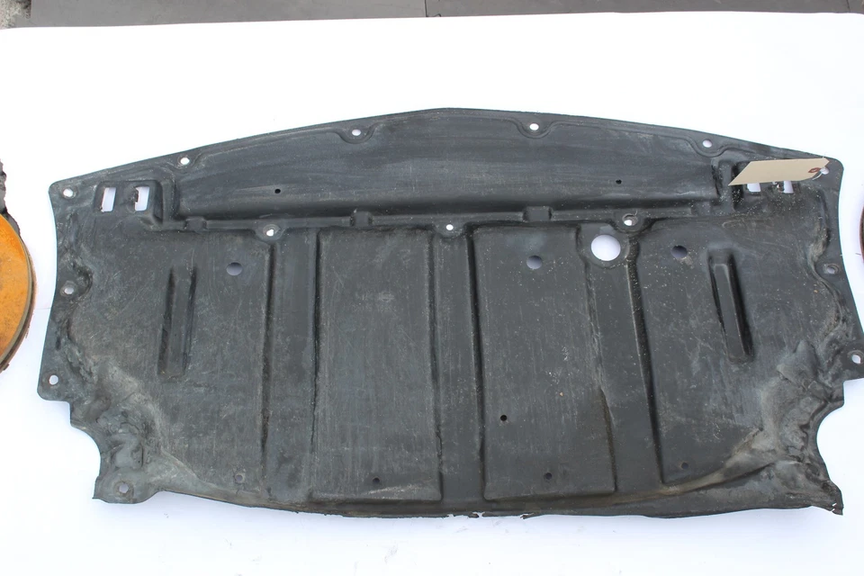 Cubierta protector contra salpicaduras motor Infiniti M45 2006-2008 X2564 Foto 1 de 4