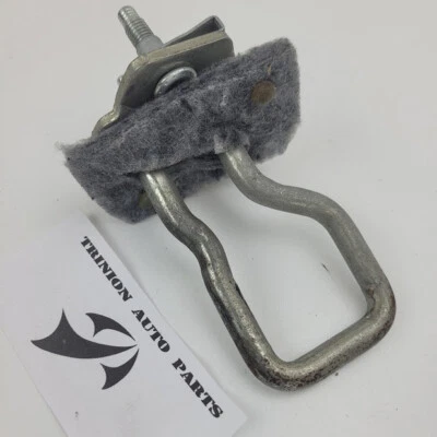 Jeep Compass 2007-2017 puerta trasera derecha golpeador con tornillos OEM Foto 1 de 4