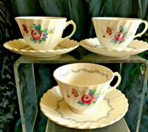 VINTAGE ROYAL DOULTON THE CHELSEA ROSE LOT 3 TEA CUP SAUCER SETS FLORAL ENGLAND - Picture 1 of 7