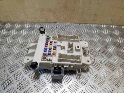 Scatola fusibili TOYOTA RAV 4 II A2 2.0 Diesel 85kw 2005 26134188 - Immagine 1 di 4