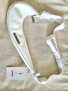 Luxuslabel Jaquemus x NIKE Crossover Tasche - Bild 1 von 5