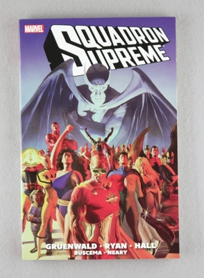 Squadron Supreme TPB Marvel 2013 Alex Ross TOTALMENTE NUEVO Gruenwald Hall ENVÍO GRATUITO Foto 1 de 3
