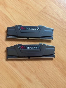 G.SKILL Ripjaws 16GB TOTAL 3000MHZ DD4 PC4-24000 1.35v Dual RAM kit - Picture 1 of 3