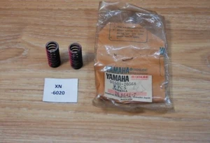 YAMAHA YFS 90501-20568-00 2pz.PRIMAVERA,COMPRESSIONE originale NUOVO NOS xn6020 - Foto 1 di 1