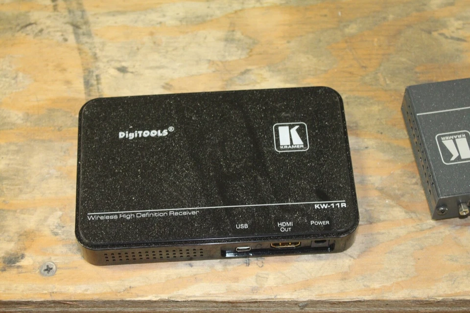 Kramer Electronics KW-11 wireless hi def transmitter   - Image 1 of 1