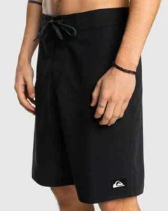 Quiksilver Men's Everyday Solid 20" Black Supersuede Boardshorts Size: 30 - Picture 1 of 6