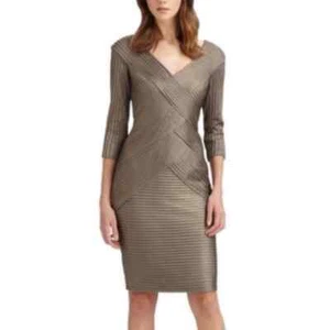 Tadashi Shoji Bodycon Cocktailkleid Gr. XS Plissee Perlen tailliert champagner - Bild 1 von 7