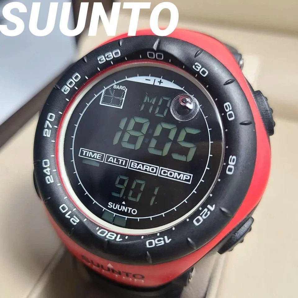 Reloj exterior SUUNTO Vector correa goma roja probado excelente estado Foto 1 de 4