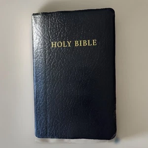 Holy Bible Tyndale New Living Translation Red Letter 2004 2nd Edition Not Used - Picture 1 of 7