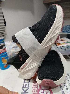 斯凯奇女式免提 Swift Fit 弹力针织运动鞋 6.5 码 179307S — 第 1/4 张图片