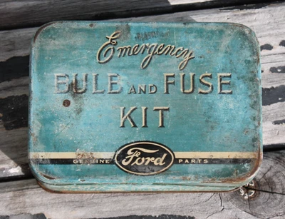 Kit de emergencia Ford vintage kit de guantera auto pieza de coche Foto 1 de 4
