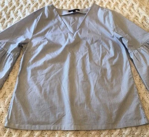 Banana Republic Women Blue White Bell Sleeve Striped V-Neck Top Size Med. (M) - Picture 1 of 12