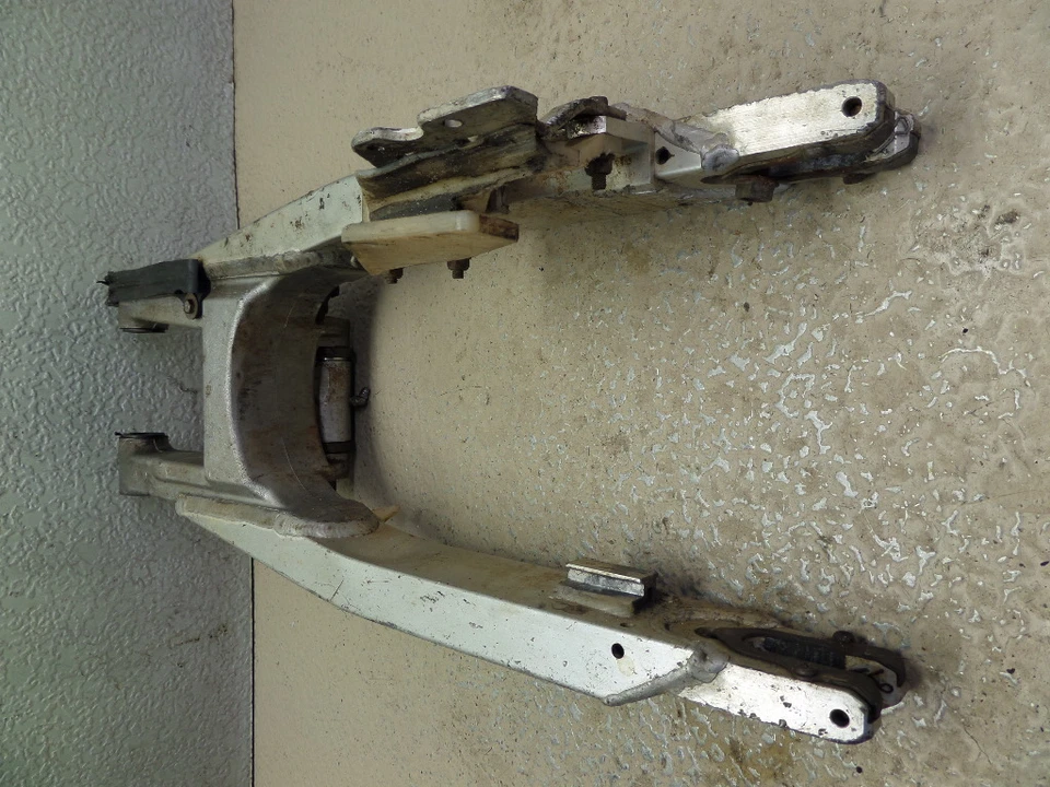 1990 SUZUKI RMX250 SWINGARM - Изображение 1 из 1