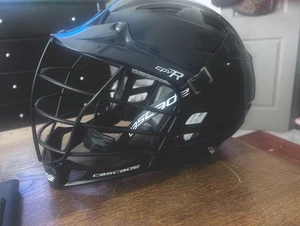 Casco Cascade CPV-R nero lacrosse taglia S/M-R. Cinghia mentoniera 21,5”-23”. VG++ - Foto 1 di 13