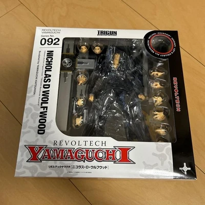 Revoltech Yamaguchi TRIGUN nº Boneco 092 Nicholas D. Wolfwood Japão NOVO - Imagem 1 de 4