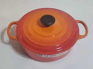 Le Creuset Signature Round Wide 3-1/2-Quart Dutch Oven New With Damage No Return - Picture 1 of 11