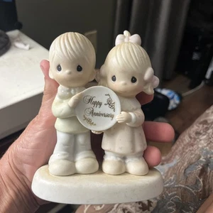 HAPPY ANNIVERSARY NOBLE MOMENTS FIGUR "GOTT SELIG UNSERE JAHRE" E-2853 S4 - Bild 1 von 3