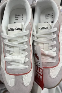 Hello Kitty Retro Style Low Top Trainers UK Sizes 3-8 - Picture 1 of 7