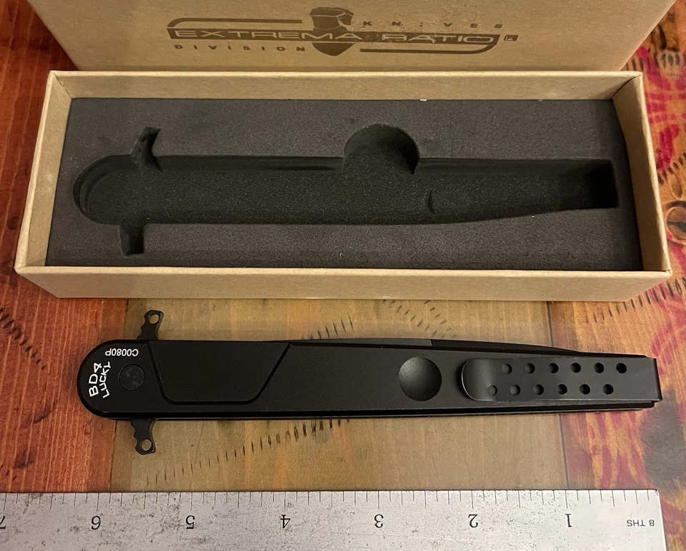 Navaja de bolsillo Extrema Ratio BD4 Lucky Stiletto Dagger N690 Foto 1 de 4