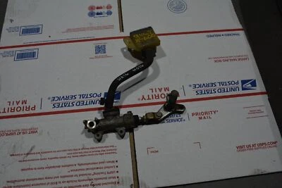 Suzuki GSX 600 1994 Katana cilindro maestro trasero Foto 1 de 4