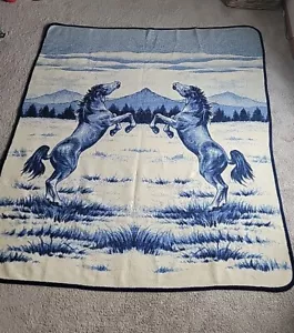Vintage Pilar Horses Blue Cream Reversible 75x85 Super Cobertor - Picture 1 of 8