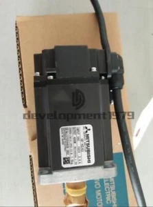 UN SERVOMOTOR MITSUBISHI HF-KE43K nuevo - Imagen 1 de 3