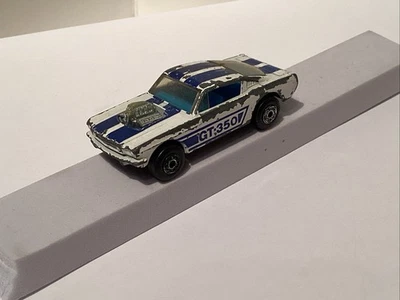 Matchbox Lesney Superfast No. 1970 23 Ford Mustang GT 350 rayas blancas/azules Foto 1 de 4