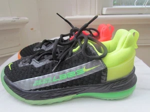NIKE LEBRON XVIII SOUNDWAVE BLACK CRIMSON BOY'S ATHLETIC SHOES SIZE 13C - Imagen 1 de 6