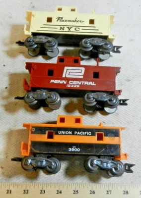 3 Cabooses 18329 Penn Central, marcapasos de Nueva York, 3900 UP calibre O camiones G TAP (C) Foto 1 de 4