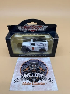 LLEDO VANGUARDS DAYS GONE 58001 MORRIS Z VAN 1950 MALVERN WATER - Image 1 of 3