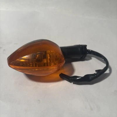2006 2007 YAMAHA YZF R6 OEM LEFT REAR TURN SIGNAL LIGHT INDICATOR - Imagem 1 de 4