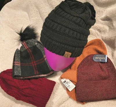 Lote de (6) gorros/chapéus femininos O/S stretch/tricnit inverno novo com etiquetas |H&M, Juncture| - Imagem 1 de 3