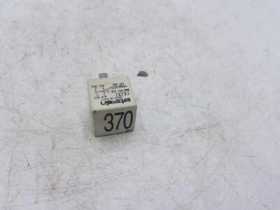 VW PASSAT Variant B5 3B6 8D0951253 Relais 1.90 Diesel 74kw 2000 25480548 - Photo 1/3