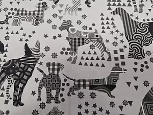 3.3 Metres Printed 100% Cotton Premium Craft Fabric Patchwork Dogs Black & Grey - Picture 1 of 2