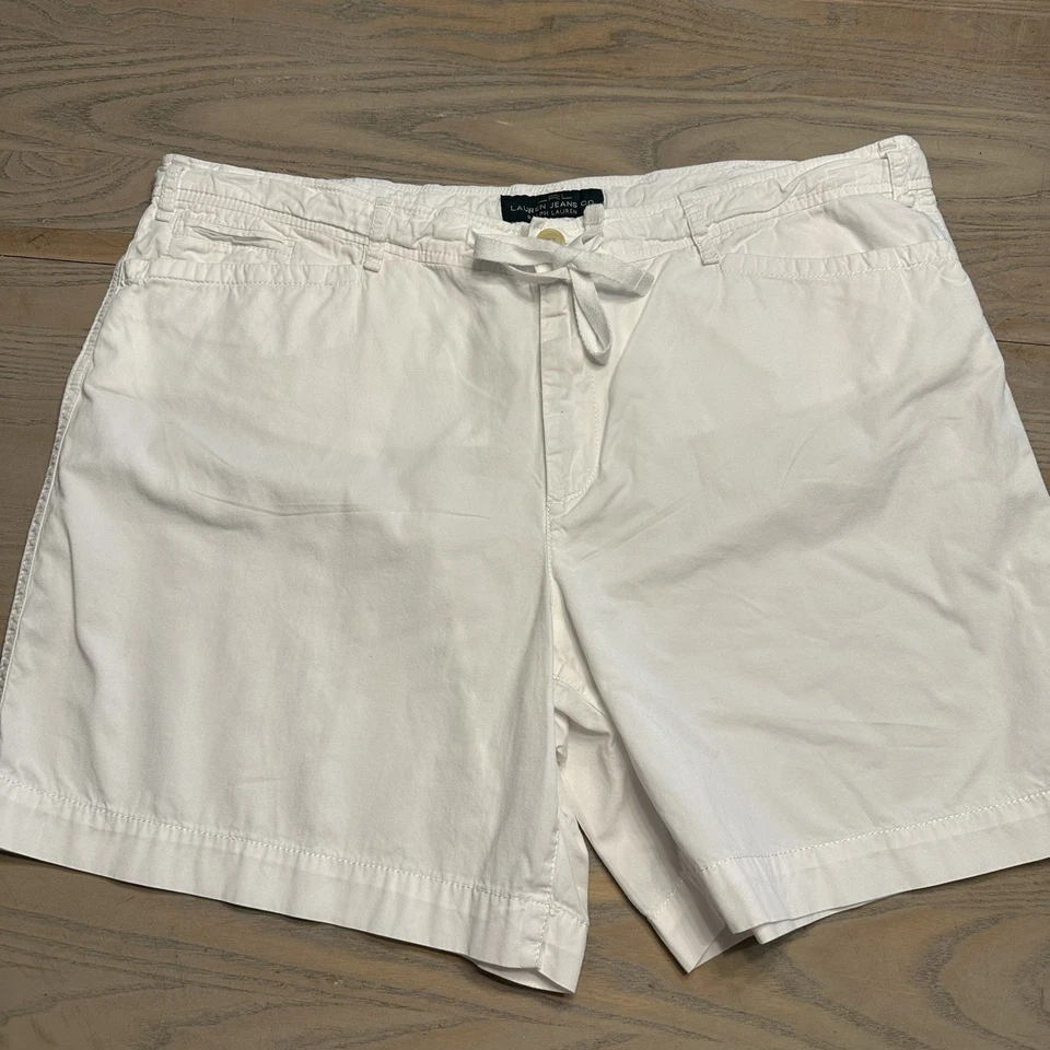 Pantalones cortos blancos Lauren Ralph Lauren Jeans Co para mujer 16 con cordón entrepierna de 7” Foto 1 de 4