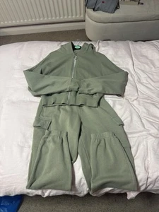 Sage Green Tracksuit Set . Age 12-13 , Got Form New Look - Picture 1 of 4