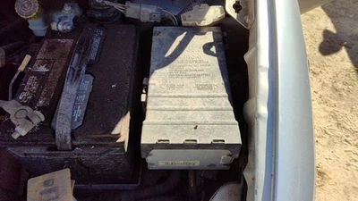 Dodge Caravan 2006-2007 caja de fusibles de motor con módulo de control computadora fabricante de equipos originales 3,8 L Foto 1 de 3