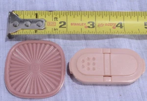 Two Tupperware Magnets Pink Rose Servalier Seal & Pink Spice Lid Set New - Picture 1 of 2