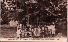 French Guinea Conakry Groupe De Petits Noirs Sous des Bananiers, Bananas C145