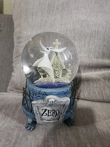 Nightmare Before Christmas Zero Musical Snow Globe 1993 Works Great  - Picture 1 of 7