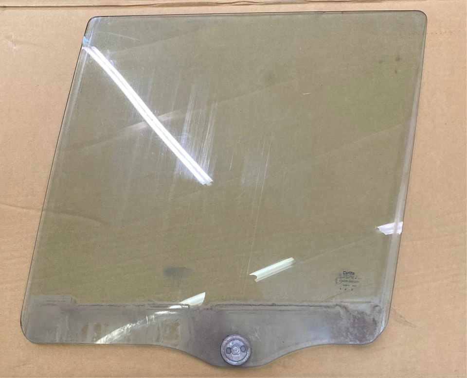 Driver Side Front Door Glass for 4 Door Cherokee XJ, Comanche MJ (84-96) CLEAR - Изображение 1 из 1