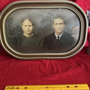 Antique Convex Bubble Glass Picture Frame Wooden Oval 18" x 12" Couple - Picture 1 of 10