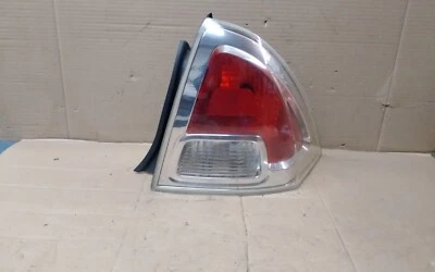 Luz trasera Ford Fusion 2007 4 puertas SE lado derecho Foto 1 de 4