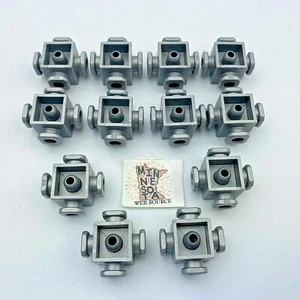 12 connettori dado vintage Construx grigio argento 4 pioli - ricambi giocattolo da costruzione - Foto 1 di 3