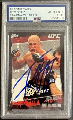 Tarjeta Topps UFC 2010 autografiada por Tito Ortiz PSA/DNA losa Foto 1 de 2