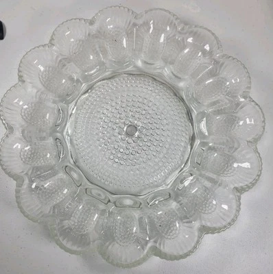 Plato de huevo de vidrio transparente Indiana Hobnail mediados de siglo moderno de colección tiene capacidad para 15 Foto 1 de 4