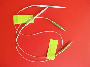 Circular knitting needles, sizes 9 and 10.5, aluminum, 28/16" - Picture 1 of 2