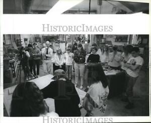 1990 Press Photo Robotic-arm demonstration at Greenacres Junior High School