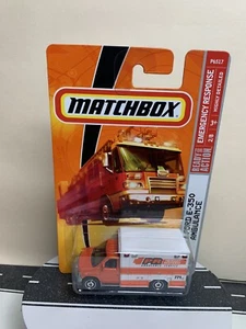 Matchbox Emergency Response 2/8 '08 Ford E-350 Ambulance Orange & White NIP - Picture 1 of 13