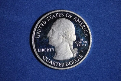 2010 S WYOMING YELLOSTONE SILVER PROOF WASHINGTON QUARTER #K57072 - Image 1 of 2